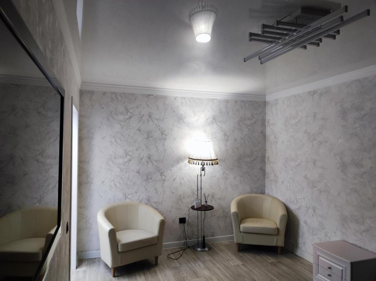 Квартира Однокомнатная Vip Uralsk Exteriér fotografie