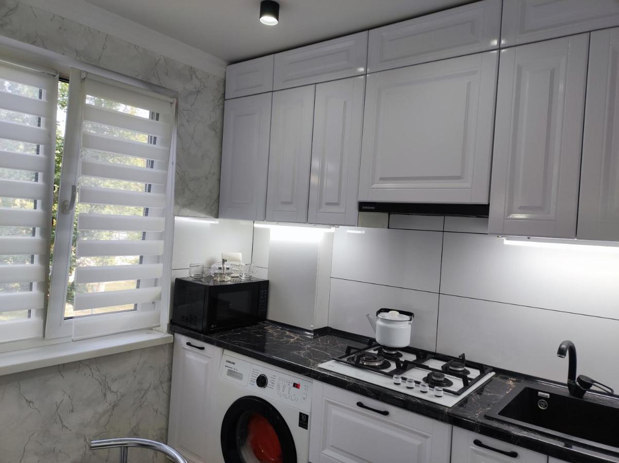 Квартира Однокомнатная Vip Uralsk Exteriér fotografie